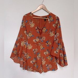 Forever 21: Bell-sleeve romper with floral design - Size Small